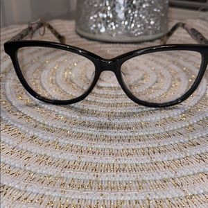 Carolina Herrera frames